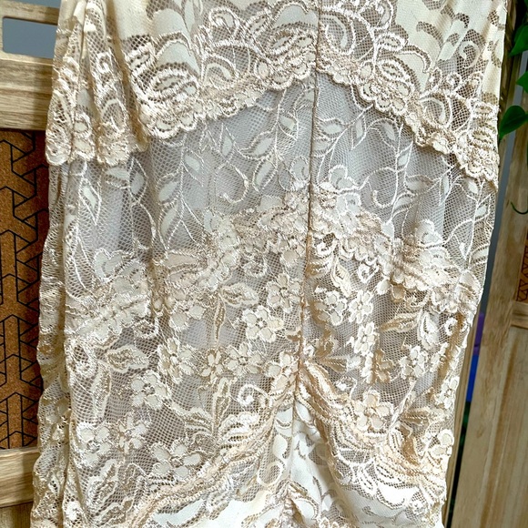 Light Cream Lace Mini Dress - Picture 3 of 4